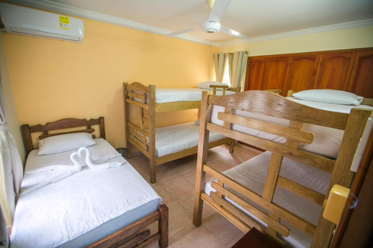 Hostal Cartagonova - Habitaciones Privadas Y Amplias Cerca A Zonas Turisticas Cartagena Eksteriør billede
