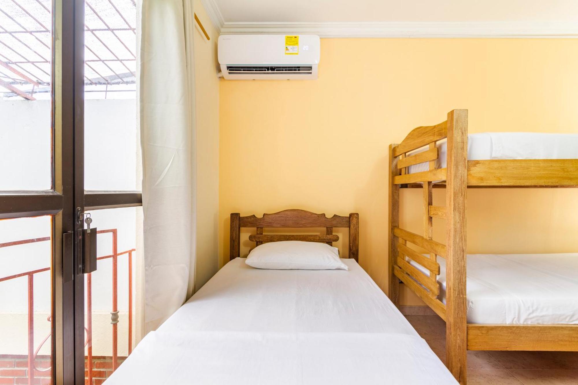 Hostal Cartagonova - Habitaciones Privadas Y Amplias Cerca A Zonas Turisticas Cartagena Eksteriør billede