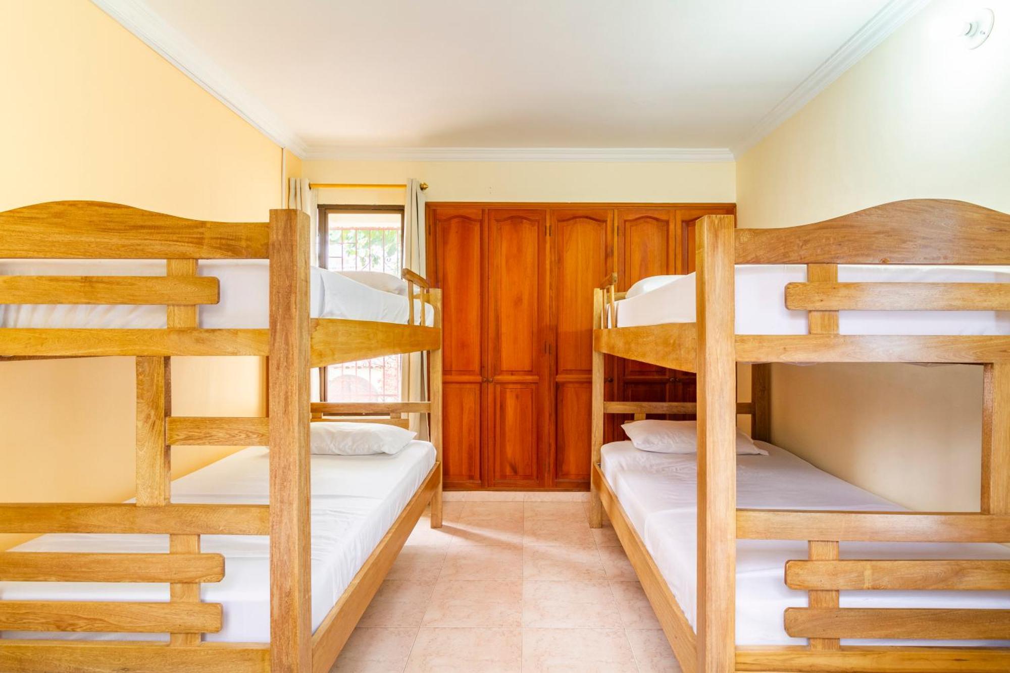 Hostal Cartagonova - Habitaciones Privadas Y Amplias Cerca A Zonas Turisticas Cartagena Eksteriør billede
