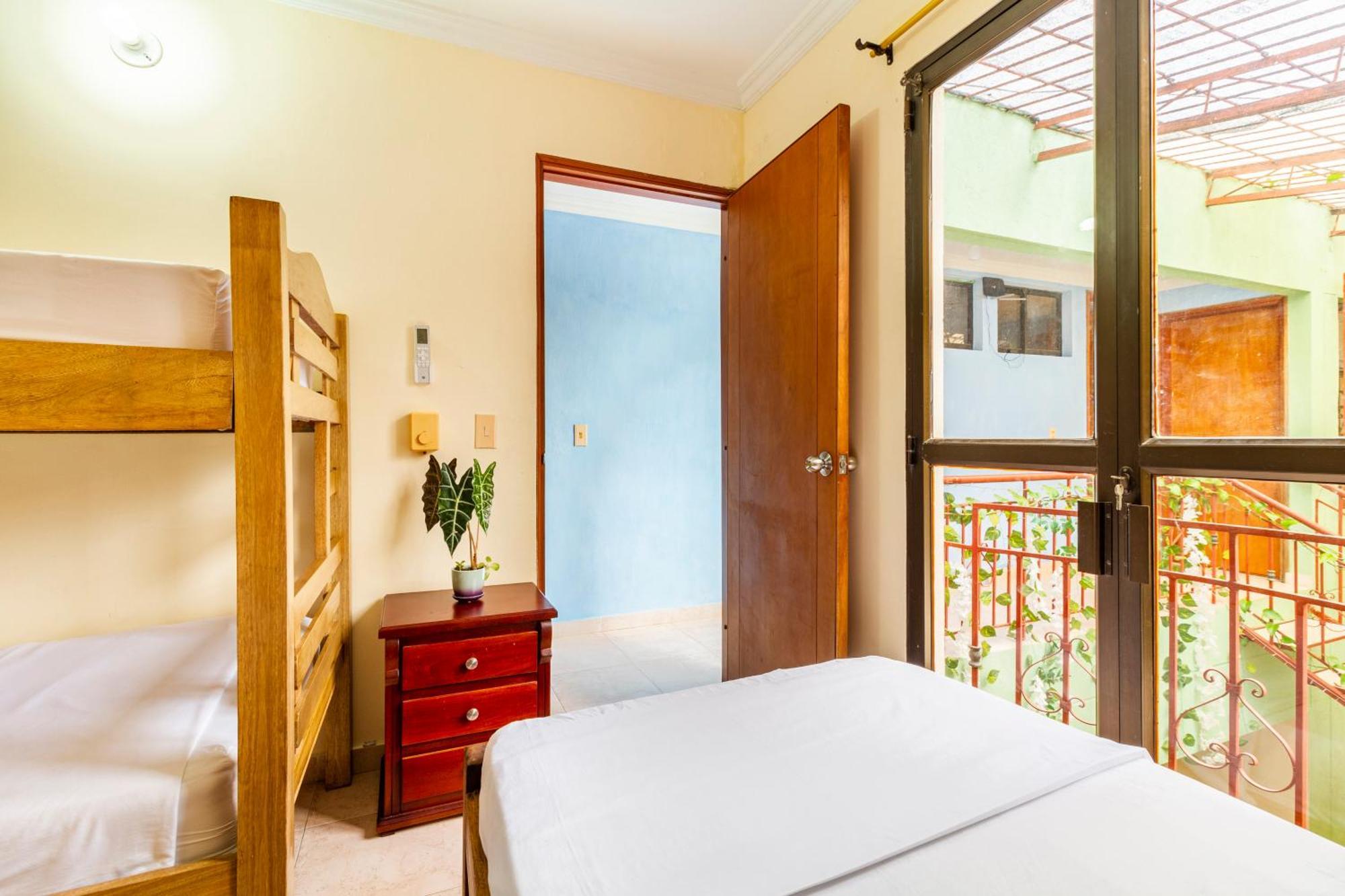 Hostal Cartagonova - Habitaciones Privadas Y Amplias Cerca A Zonas Turisticas Cartagena Eksteriør billede