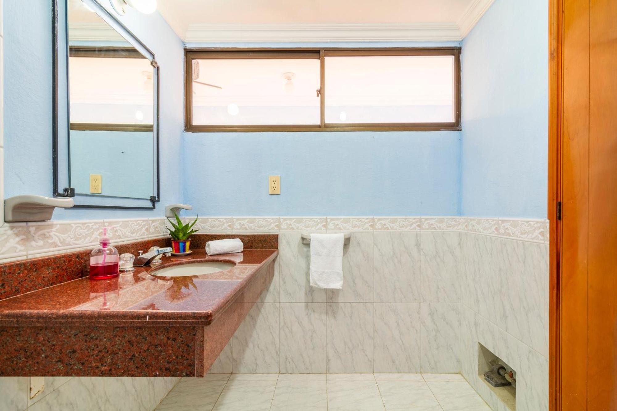 Hostal Cartagonova - Habitaciones Privadas Y Amplias Cerca A Zonas Turisticas Cartagena Eksteriør billede
