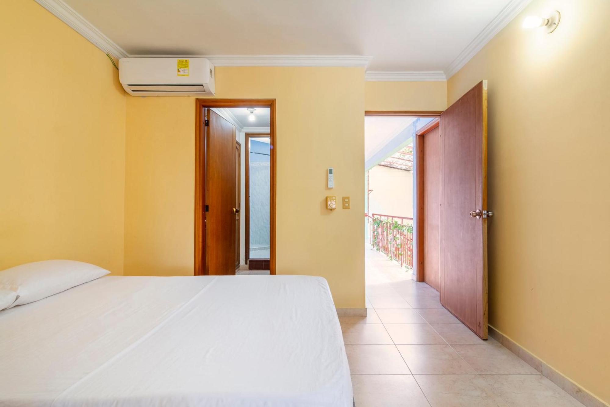 Hostal Cartagonova - Habitaciones Privadas Y Amplias Cerca A Zonas Turisticas Cartagena Eksteriør billede
